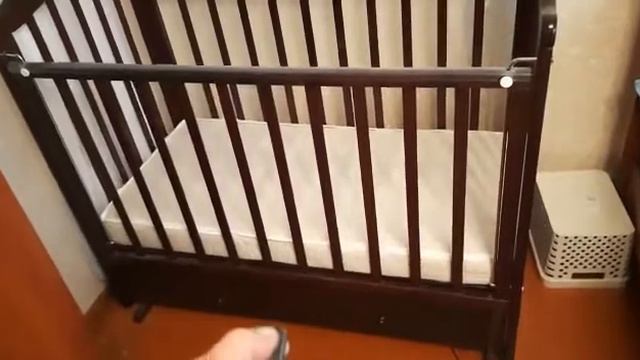 Кроватка детская с маятником на пульте смотреть онлайн