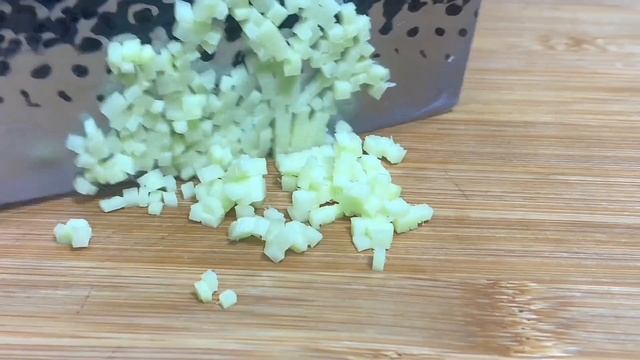 秋葵千萬不要直接下鍋，只需多加一個步驟，清脆爽口，營養又美味 【阿光廚房】 #chinesecuisine #秋葵 смотреть онлайн