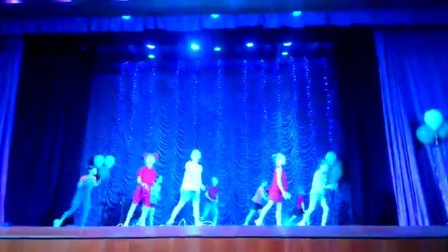 Клуб фристайл маленькие дети выступают танец: подари улыбку миру (там есть моя сестра ) маленькая ? смотреть онлайн