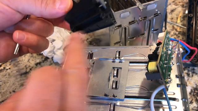 HOW TO FIX A TOASTER THAT DOESNT STAY DOWN/ How to fix a toaster смотреть онлайн