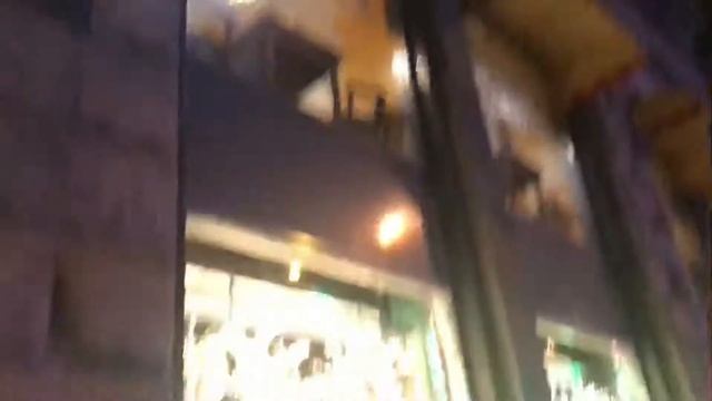 Фирменный магазин Roshen с невероятным дизайном витрин на Крещатике, Киеве, Украина, 2018 год смотреть онлайн