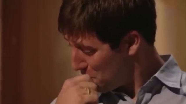 ВСЕ ЕГО ДРУЗЬЯ ОКАЗАЛИСЬ НАЁМНЫМИ АКТЁРАМИ смотреть онлайн
