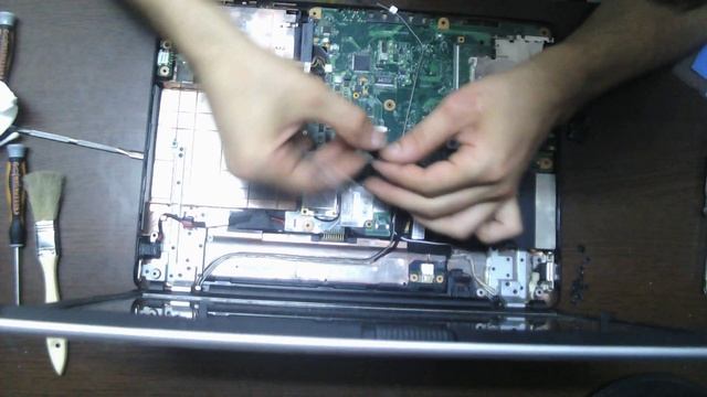 part 2 dezmembrare /taking apart toshiba satellite L300 repair reflow смотреть онлайн