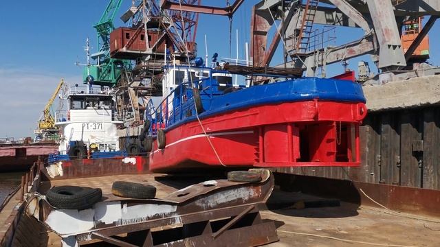 Спуск теплохода на воду. Омск смотреть онлайн