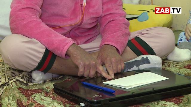 Маленькая пациентка онкодиспансера попросила Деда Мороза вылечить ее от лейкоза смотреть онлайн