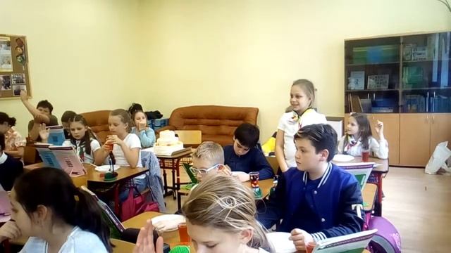 Лилия принимает поздравления, 10 лет смотреть онлайн