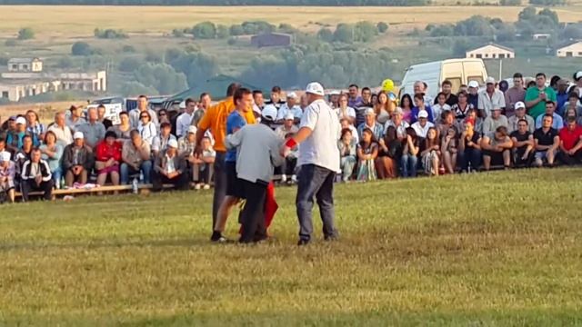 Сабантуй Рыбушкино 9.08.2014. Борьба на поясах. смотреть онлайн