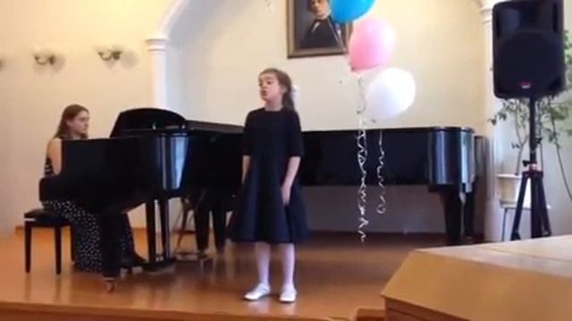 Песня"Волшебный цветок",исполняет Зуева Кристина,8лет смотреть онлайн