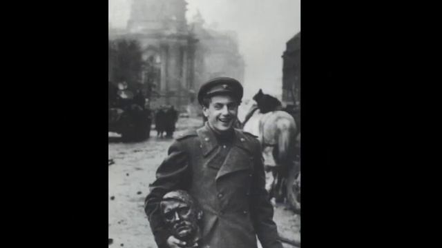 На ступенях рейхстага!!! Хроника Победы в фотографиях смотреть онлайн