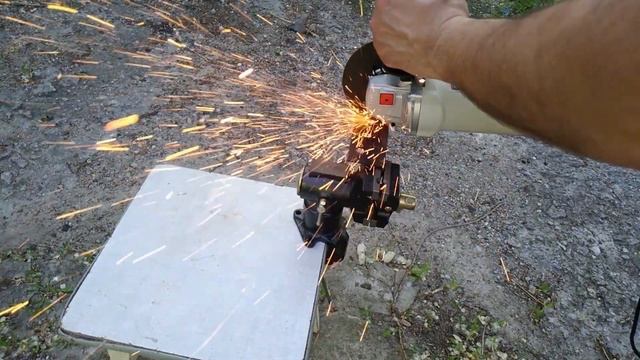 Болгарка ELTI УШМ-125/1200Д C регулировкой оборотов.