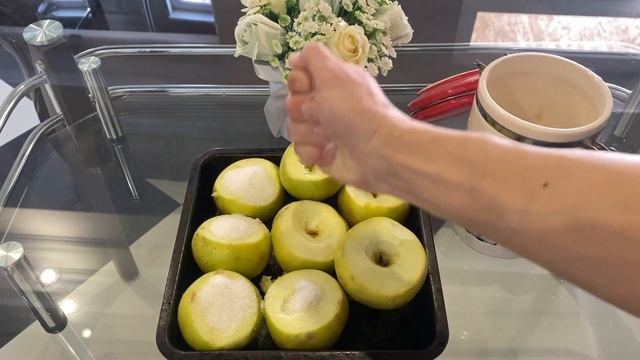 ЗАПЕЧЁННЫЕ ЯБЛОКИ В ДУХОВКЕ смотреть онлайн