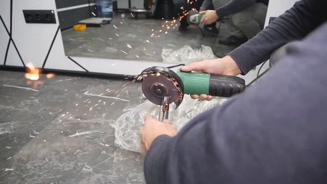 Мебельная компания УЮТ в работе...(Сборка и установка мебели) смотреть онлайн