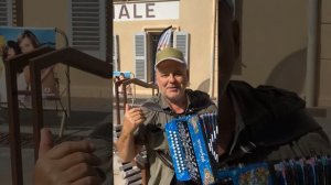 "Гармонь из Сен-Тропе" съёмка на том месте, где снимался фильм "Жандарм из Сен-Тропе" и Луи де Фюне