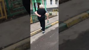 Злая бабка угрожает расправой