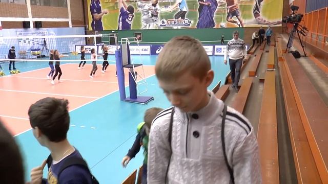 Волейбол. Молодые волейболисты приехали на Алексея Спиридонова смотреть онлайн