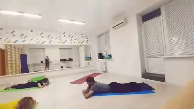 Занятия йогой в театр-школе танца «Галатея» смотреть онлайн