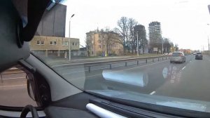 Поездка по городу Рига на машине