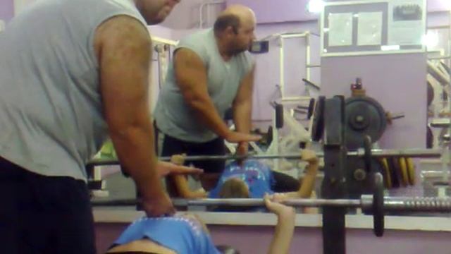 Жим на ММВ 30 кг., Наумова Марьяна 10.10.2010