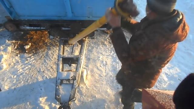 мтз-892,с раздатчиком(иван),1220-меняет прокладку смотреть онлайн