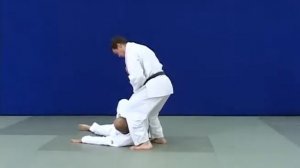 (О-гоши) O goshi - Бросок через бедро подбивом