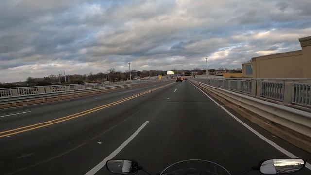 YAMAHA R6 VS GSXR 600 | PURE SOUND смотреть онлайн