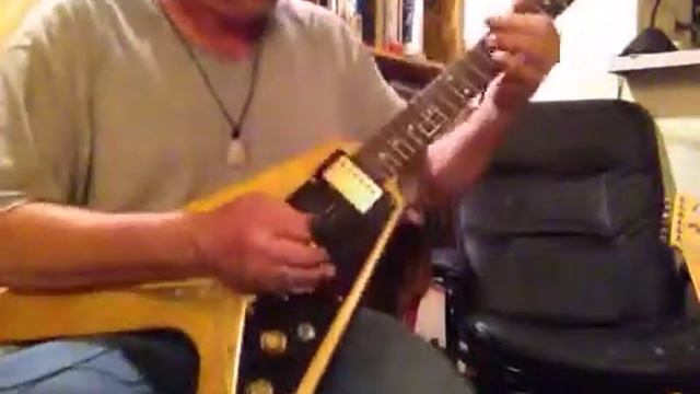 Rocket Roll SR Ibanez Flying V Guitar смотреть онлайн