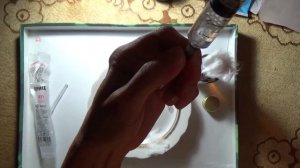 Делаю себе укол в ягодицу лёжа.Весело