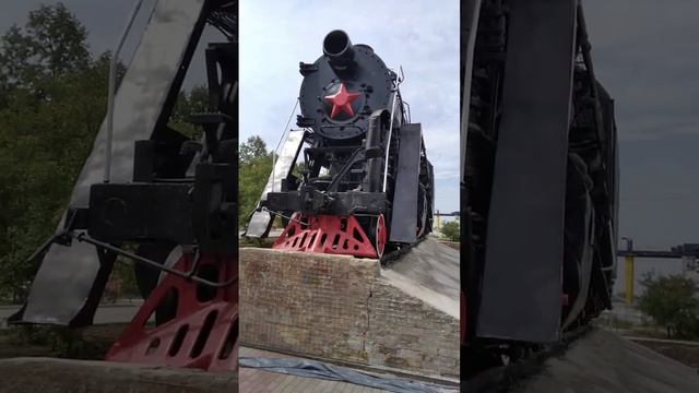 Туймазы - паровоз Л-3318 установлен на пьедестал в 2001г., построен в 1954 г. (10.07.2023) смотреть онлайн