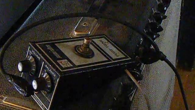 maestro FZ1-B, 4 transistor version! fuzzy fuzz fuzz.nasty and fun. смотреть онлайн