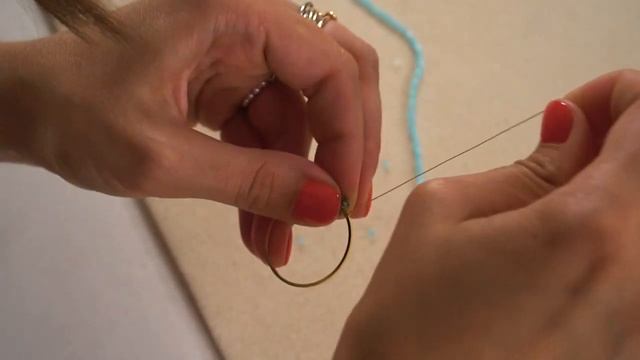 Как сделать серьги-кольца с ромашками из бисера смотреть онлайн