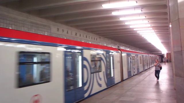 Такая теперь станция метро "Полежаевская" - только новые поезда "Москва"! смотреть онлайн