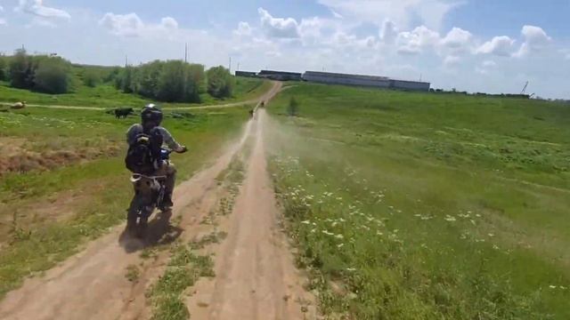 Покатушки на питбайках! Поехали к другу за 30 км от дома?!? смотреть онлайн