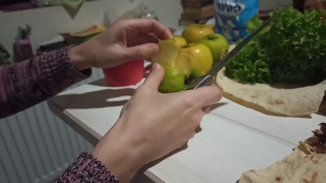 Чудо ботаники , пробуем гибрид Айвы и яблока смотреть онлайн