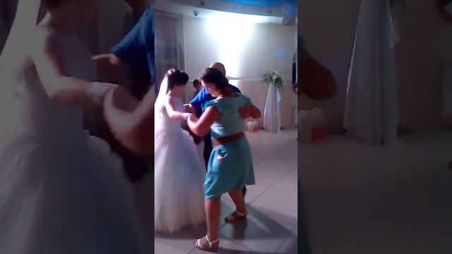 Моя доця закарпадська свадьба танец невесты... смотреть онлайн