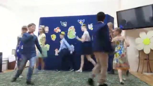танец друзей смотреть онлайн