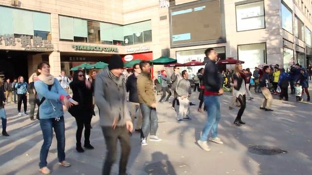 Hangzhou 2013 Macarena Flashmob смотреть онлайн