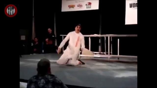 Acrobatic Pizza Making Skills Compilation смотреть онлайн