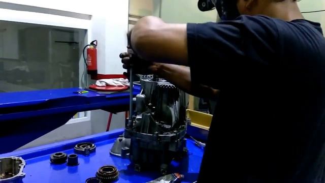 Transmisi Manual Lancer смотреть онлайн