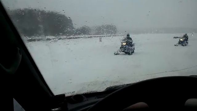 Куча снегоходов))