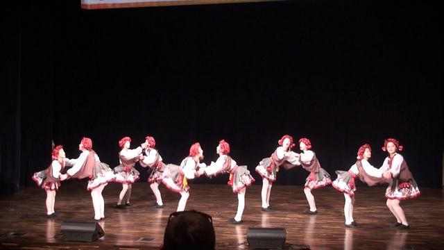 Образцовый танцев. коллектив Оникс-Белорусский нароd. танец Верабейка Grupa taneczna Onyx-Verabeyka смотреть онлайн