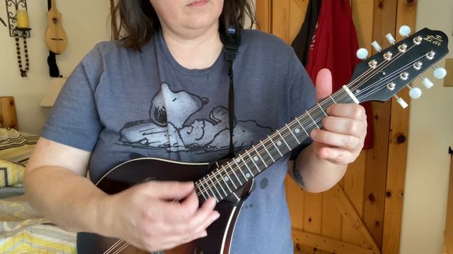 The Loar Honey Creek 110 A Style Mandolin Review смотреть онлайн