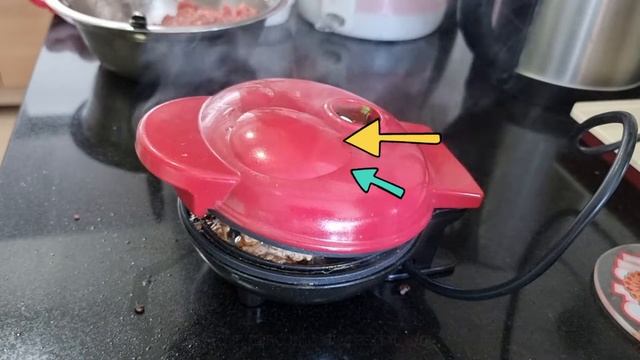 Making Burger Patties On The Mini Waffle Maker. Does It Work?