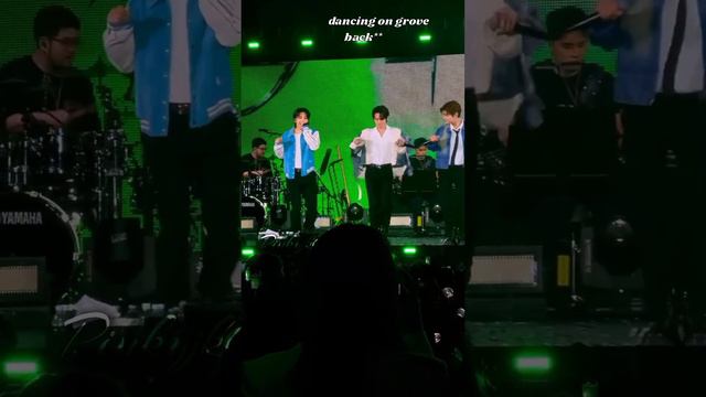 JYP & their kids dancing on grove back in LA 😂 #straykids #stay смотреть онлайн