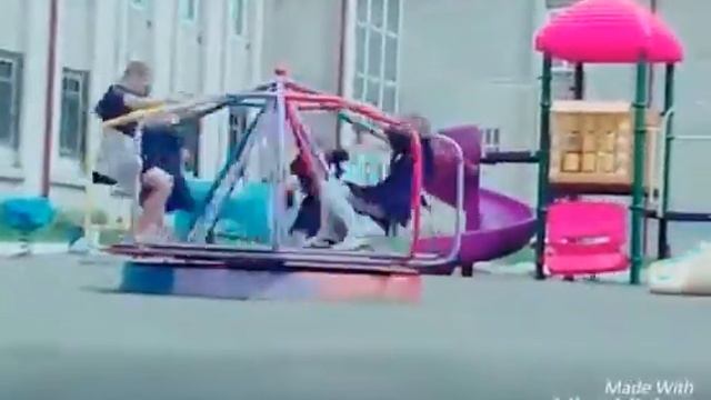 пьяные на карусели смотреть онлайн