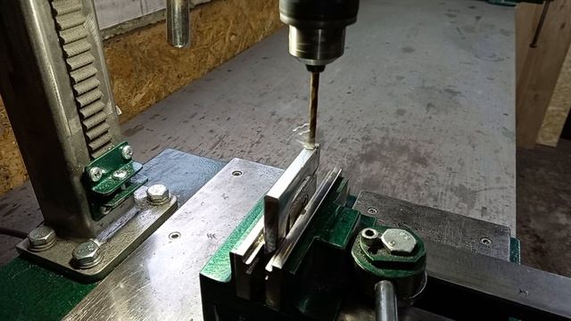 Струбцина своими руками. Небольшая струбцинка своими руками из куска 10 мм железа. смотреть онлайн