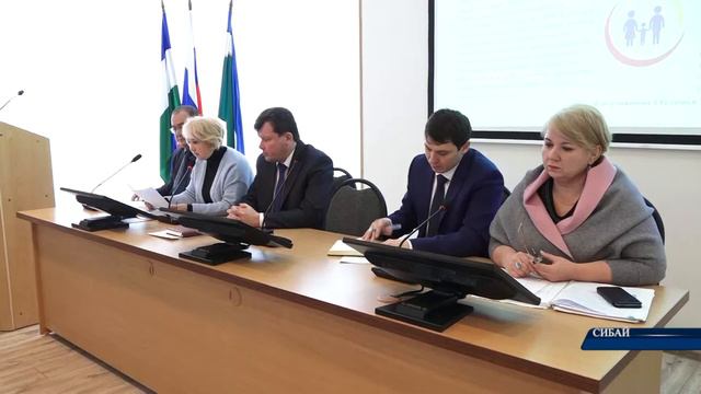За работу! Оперативное совещание в администрации города смотреть онлайн
