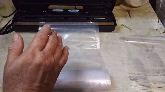 Вакуумирования томатов. Томаты предварительно немножко заморозить это нужно делать.