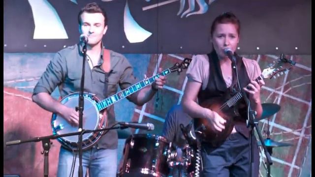 Who Knows What Tomorrow May Bring performed by Happy Penguins смотреть онлайн