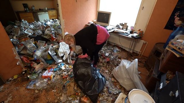 DEEP CLEANING THE MOST SHOCKING HOUSE EVER!!! | Rats And Moldy Trash ???