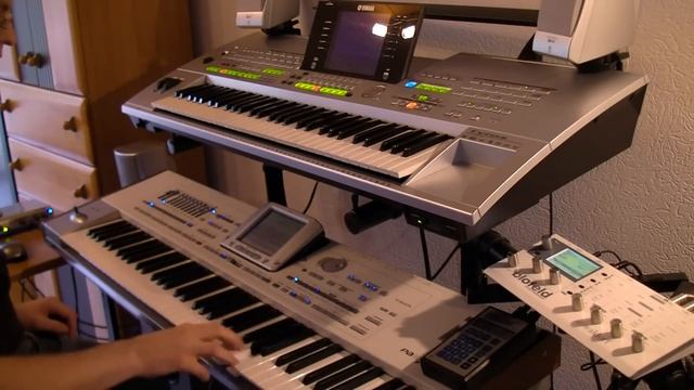 Lambada Piano Cover with (Korg PA2x & Yamaha Tryos 3) смотреть онлайн